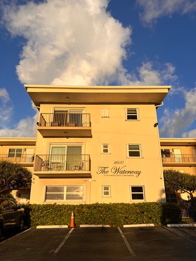 Building Photo - 2600 S Ocean Dr