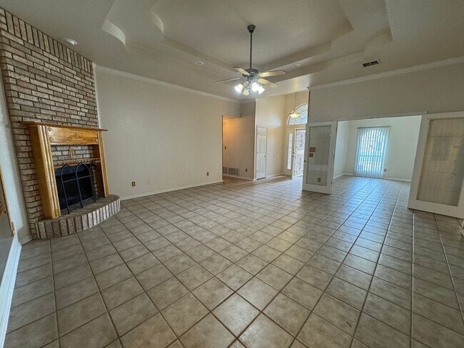 Foto del edificio - 2705 Jasmine Ln