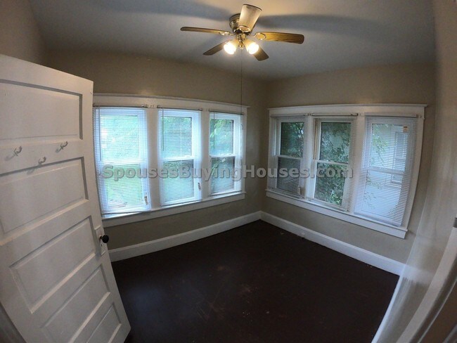 Foto del edificio - 734 N Gladstone Ave