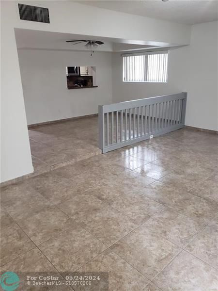 Foto del edificio - 680 NE 195th St