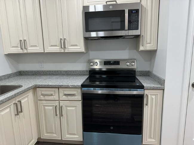 Building Photo - 28530 Grayling Ave