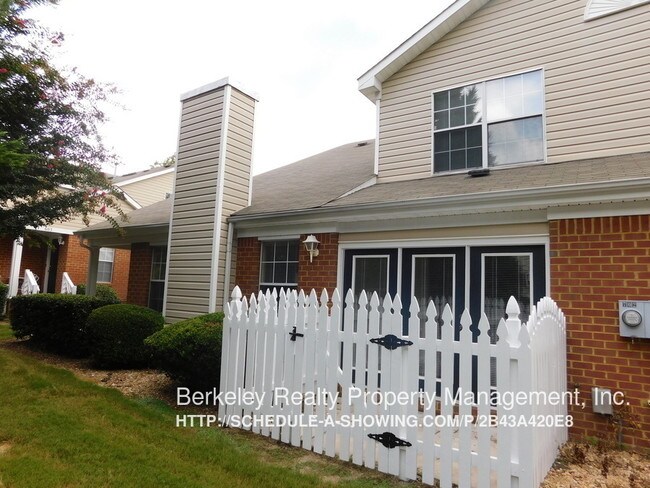 Building Photo - 702 Westgate Circle