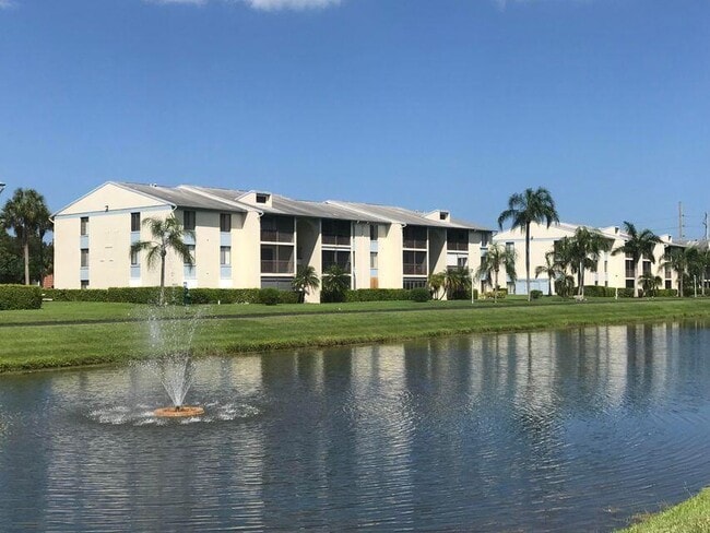 Building Photo - 1112 Green Pine Blvd