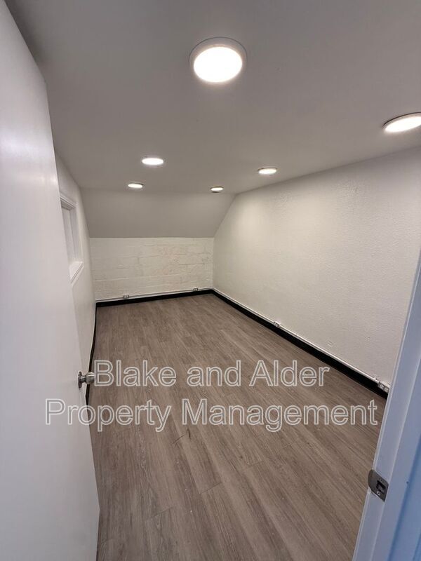 Foto del edificio - 3554 NE Sandy Blvd