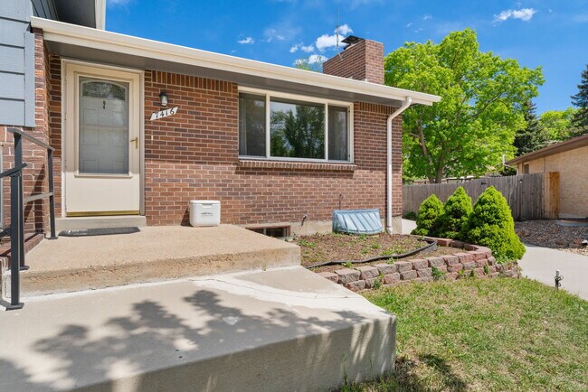 Foto del edificio - 7416 Upham St