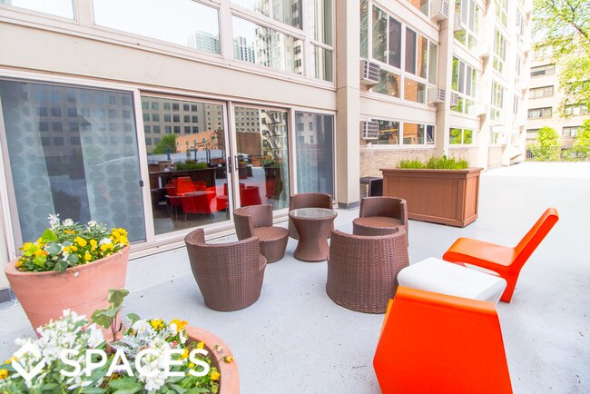Foto del edificio - 2933 N Sheridan Rd