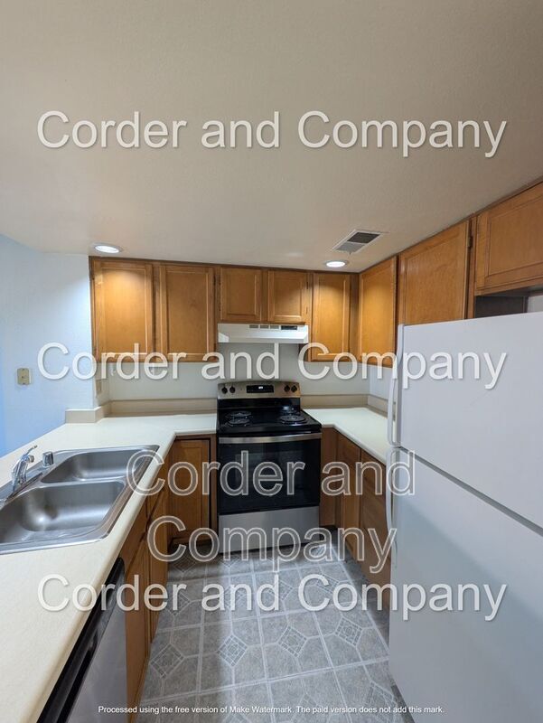 Building Photo - 3301 Monroe St NE