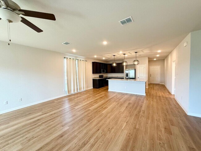 Building Photo - Modern 3 Bed, 2 Bath + Office