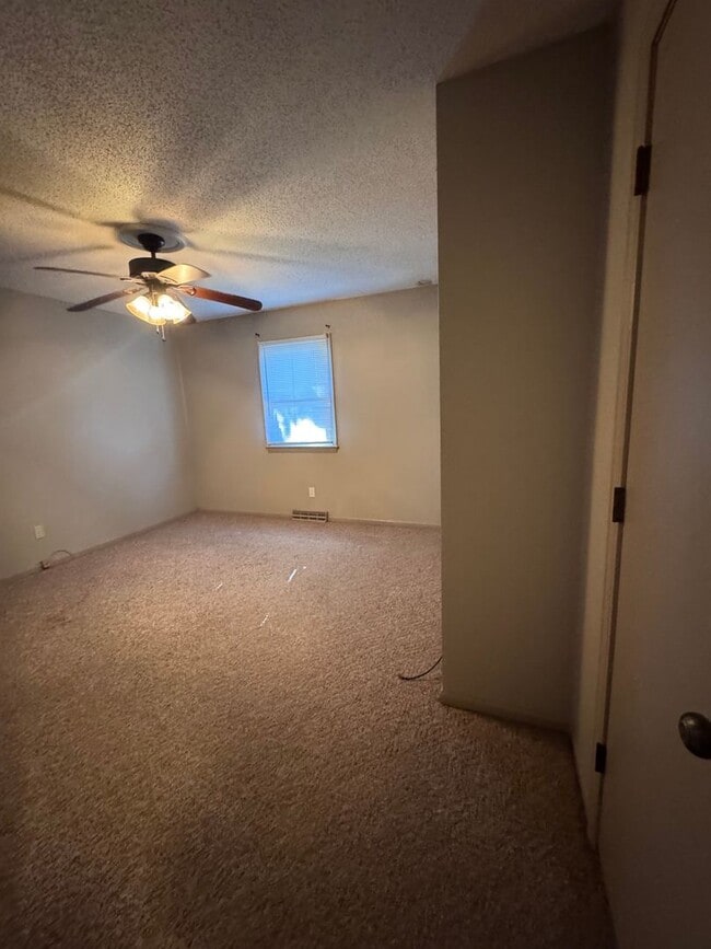 Building Photo - 1410-1410 E Camino Alto St