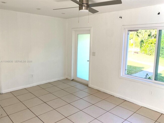 Photo - 920 NE 108th St House