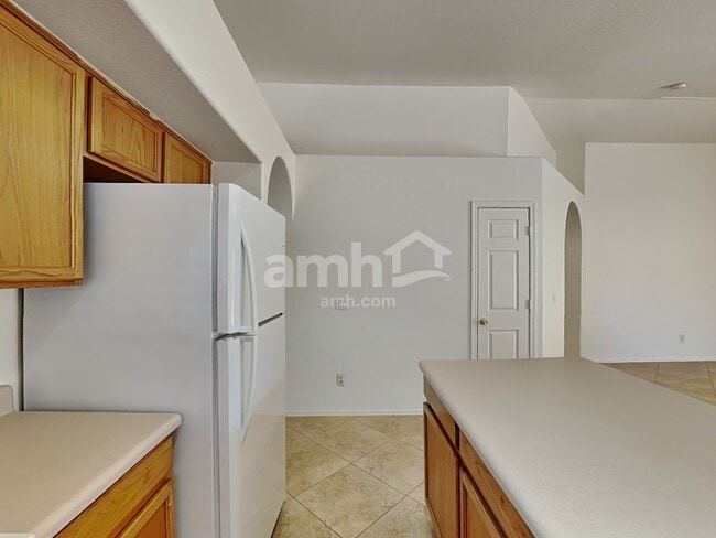 Foto del edificio - 15513 W Lisbon Ln