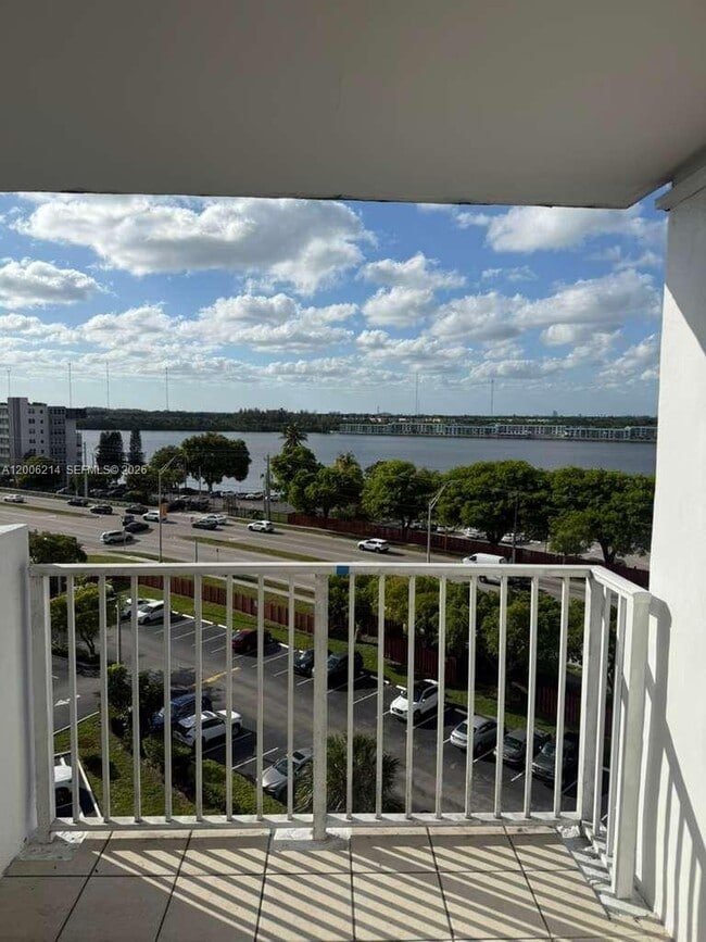 Building Photo - 1200 NE Miami Gardens Dr
