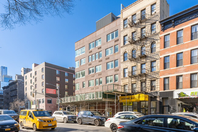 Building Photo - 653 10th Ave
