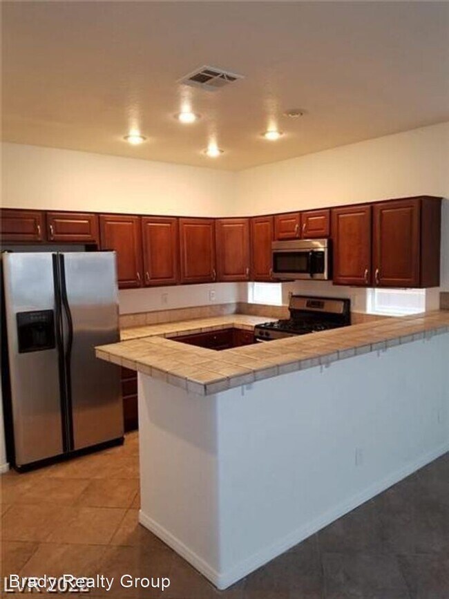 Building Photo - 3 br, 2.5 bath House - 6012 Traviata Ave
