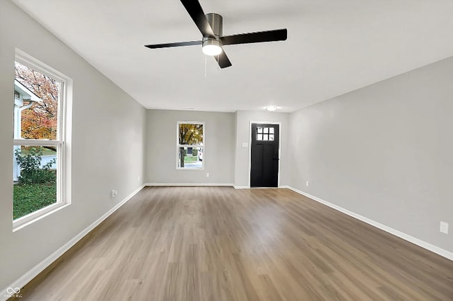 Foto del edificio - 2488 Woodfield Blvd