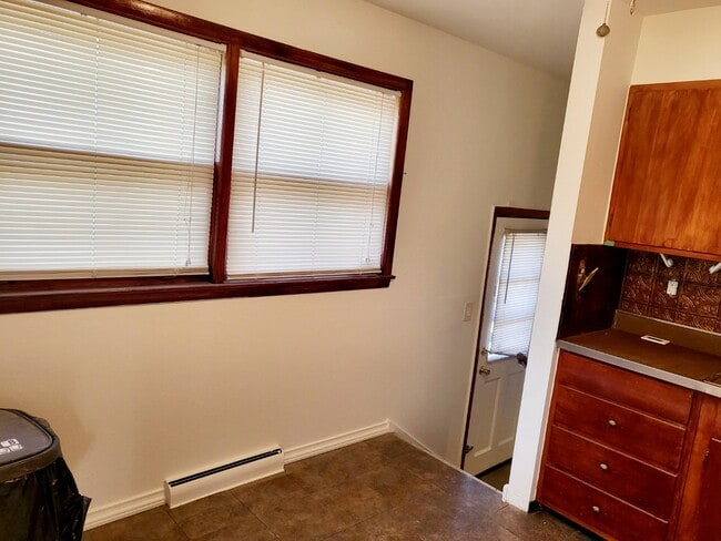 Foto del edificio - 15041 Cottage Grove Ave