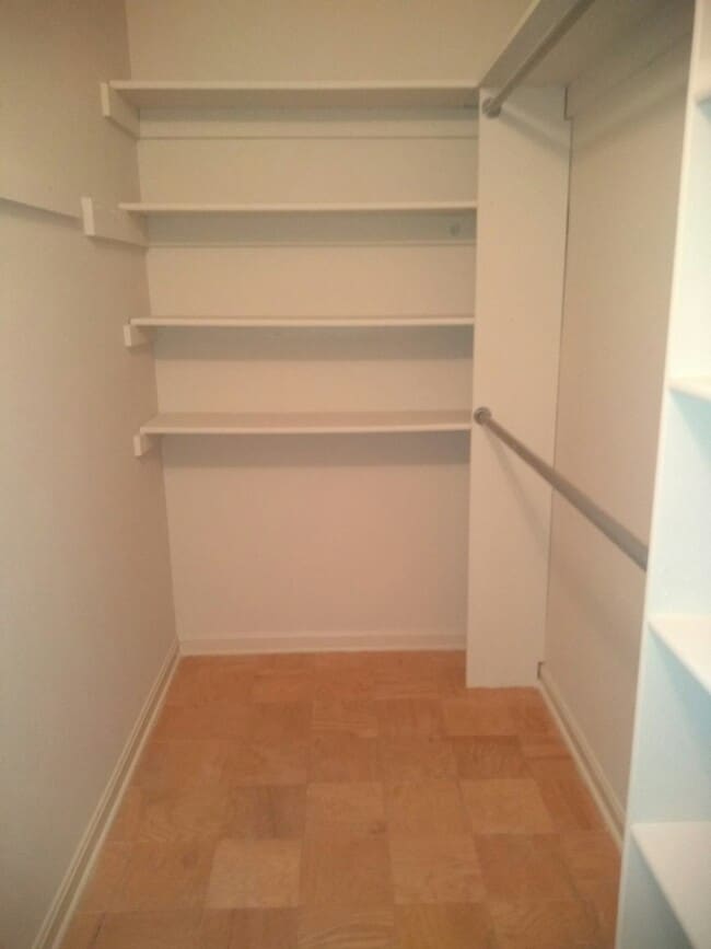 Building Photo - 5913 Mayflower Court, Unit T3