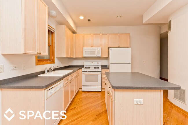 Foto del edificio - 2715 N Wayne Ave