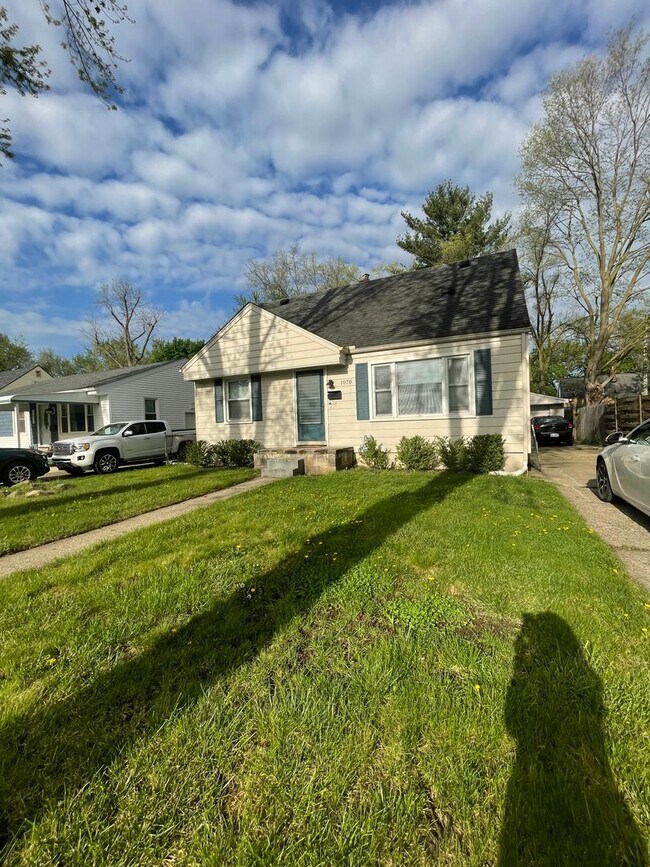 Building Photo - Darling Two-Story Home in Friendly Ypsilan...
