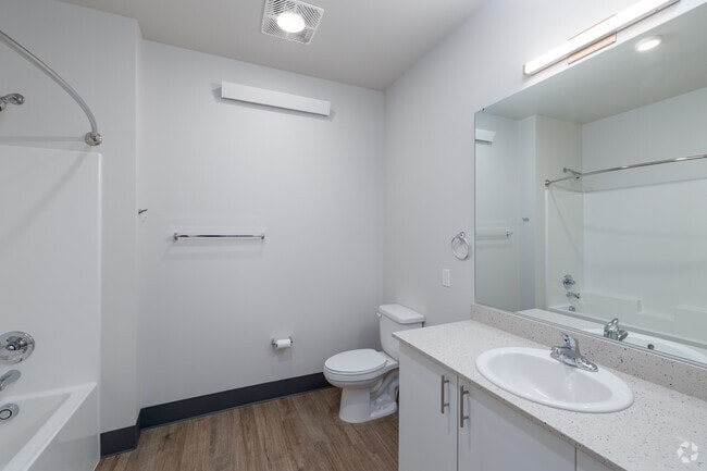 1BR, 1BA - 485-660SF - Canopy at Powell Apartments