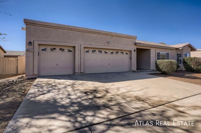 Building Photo - 8622 E Bullrider Pl