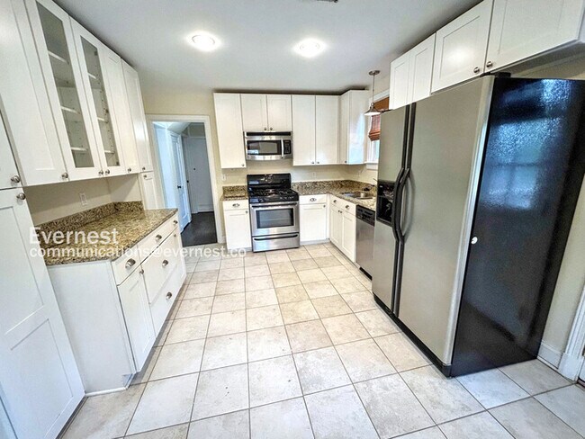 Foto del edificio - 7300 Harlow Rd