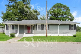 Building Photo - 504 8th St