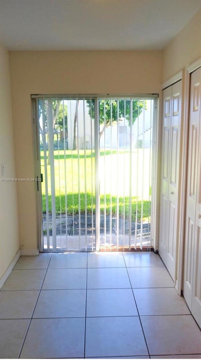 Foto del edificio - 2731 SE 12th Rd