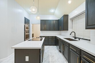 Building Photo - 7624 Lone Meadow Ct