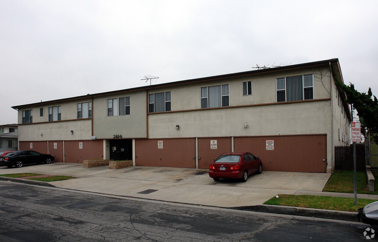 Building Photo - 2804 W El Segundo Blvd