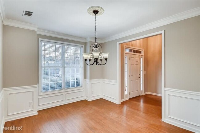 Building Photo - 4 br, 2.5 bath House - 2313 Oak Falls Ln