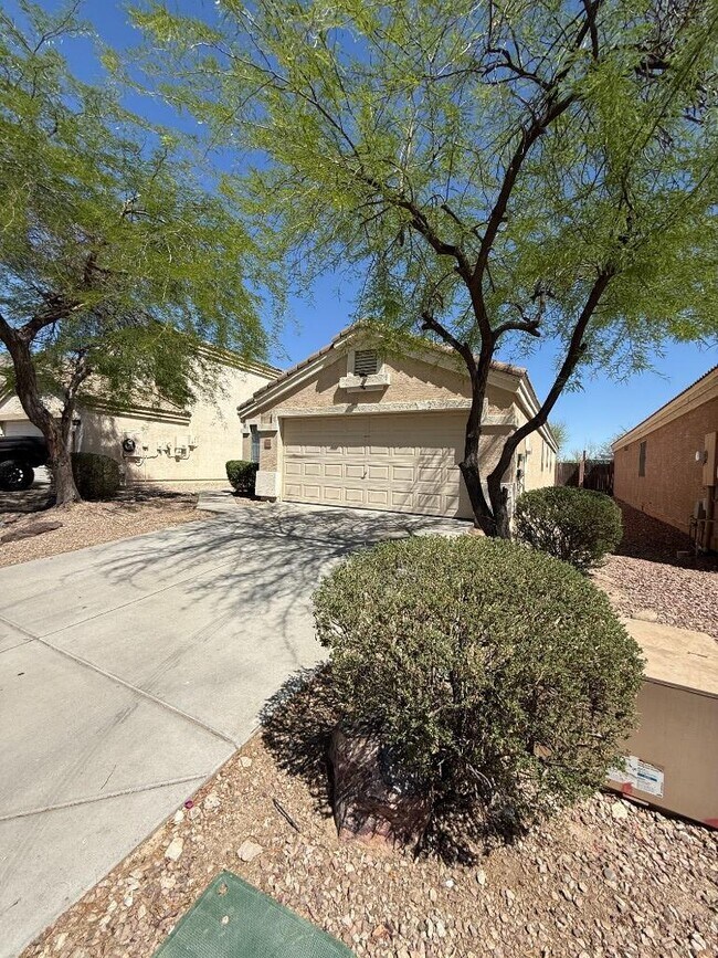 Foto del edificio - 4 bedroom in BUCKEYE AZ 85326
