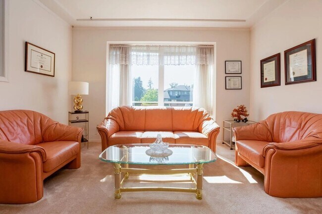 Building Photo - 8082-8150 150 St