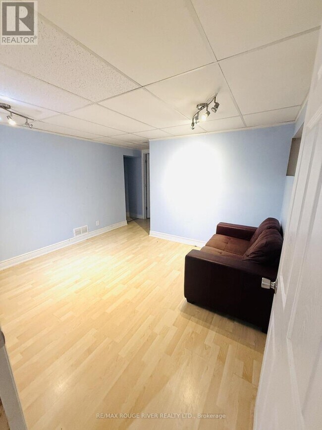 Building Photo - 15 Berkham Rd