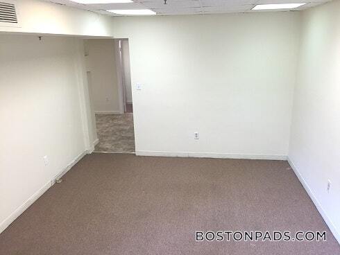 Building Photo - 475 Commonwealth Ave