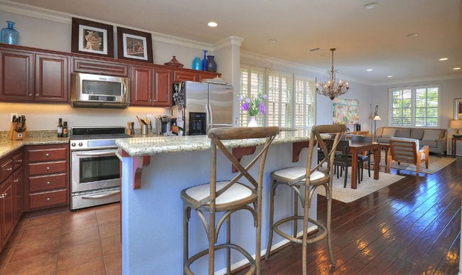 Kitchen - 120 Via Lee