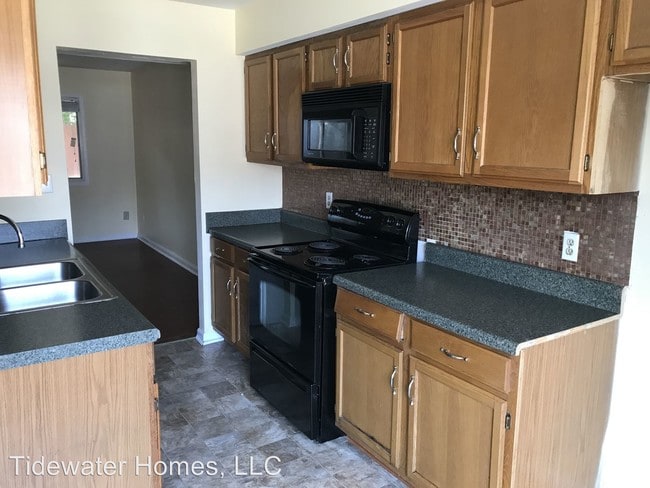 Building Photo - 3555 Radford Cir