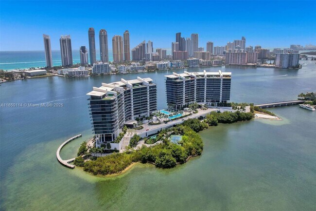 Building Photo - 5000 Island Estates Dr