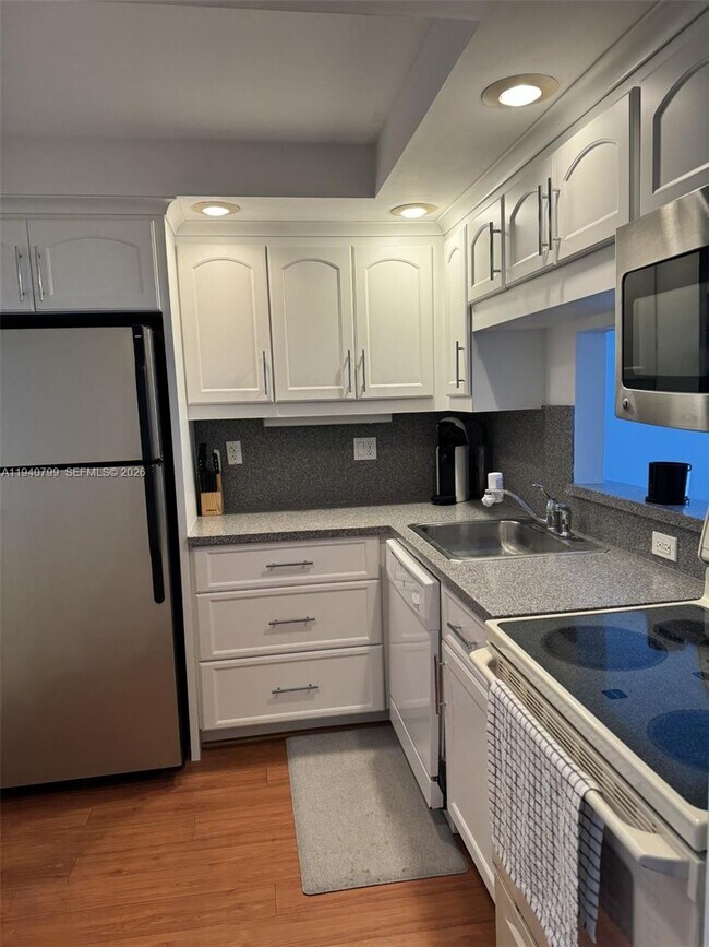 Foto del edificio - 345 Ocean Dr