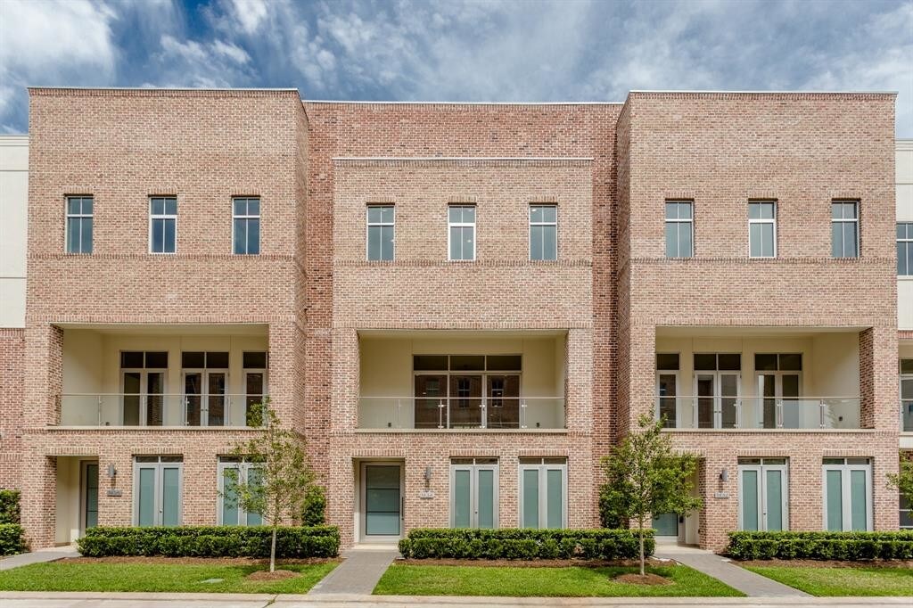 Foto principal - 1434 Lake Pointe Pkwy