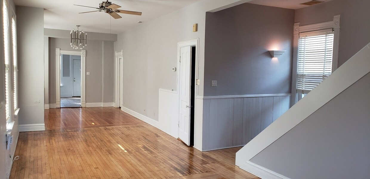 Primary Photo - 2113 W Charleston St