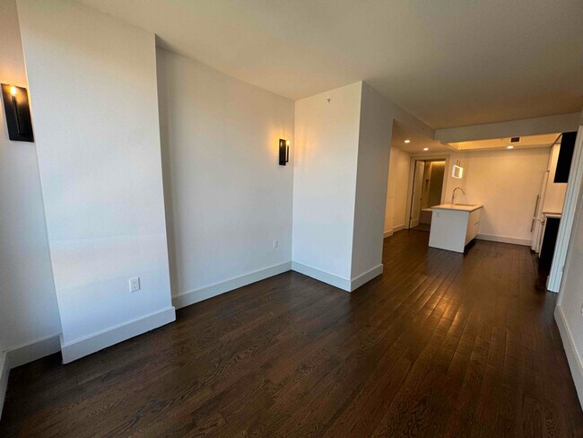 Foto del edificio - 150 Lenox Rd