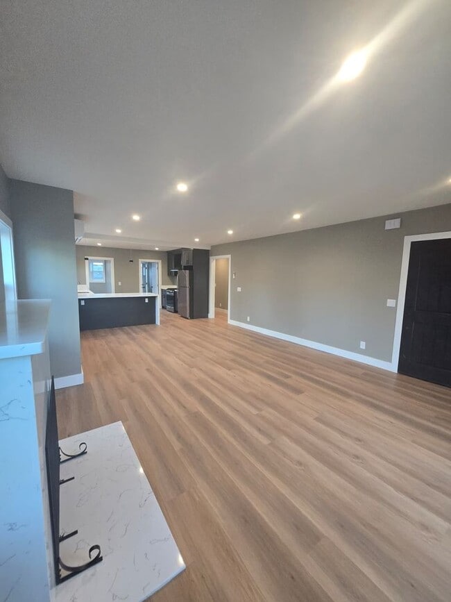 Building Photo - Beautifully Renovated Home in Oakland!