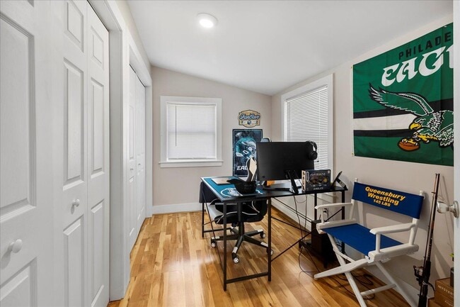 Building Photo - 39 2nd St