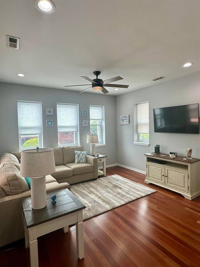 Foto del edificio - 6211 Ventnor Ave