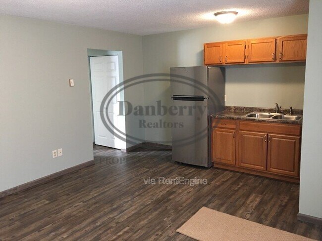 Building Photo - 319 Frazer St