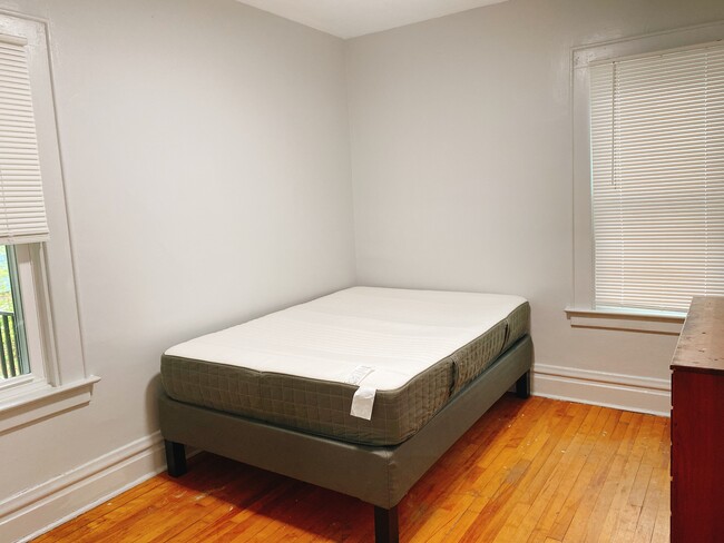 Bedroom - 853 Ackerman Ave