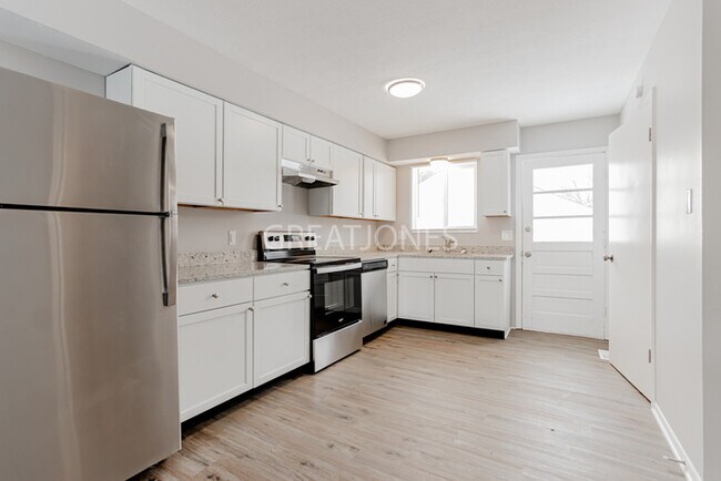 Building Photo - 4019 Elizabeth St