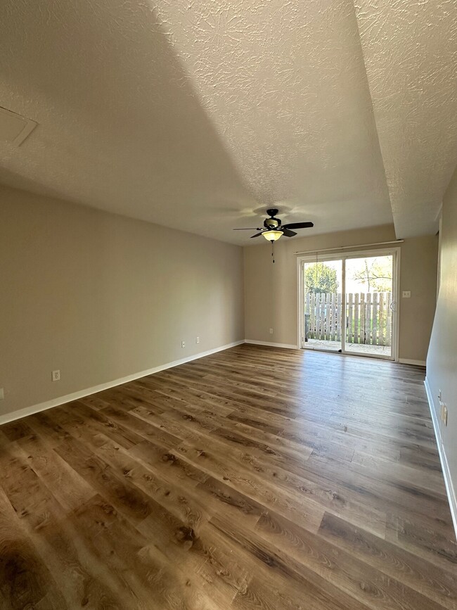 Building Photo - 1406 Sunset 4-plex