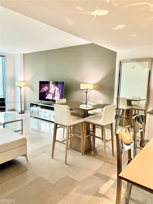 Foto del edificio - 2 br, 2 bath Condo - 68 SE 6th St Apt 2510